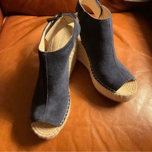 Kenneth Cole Navy Wedges